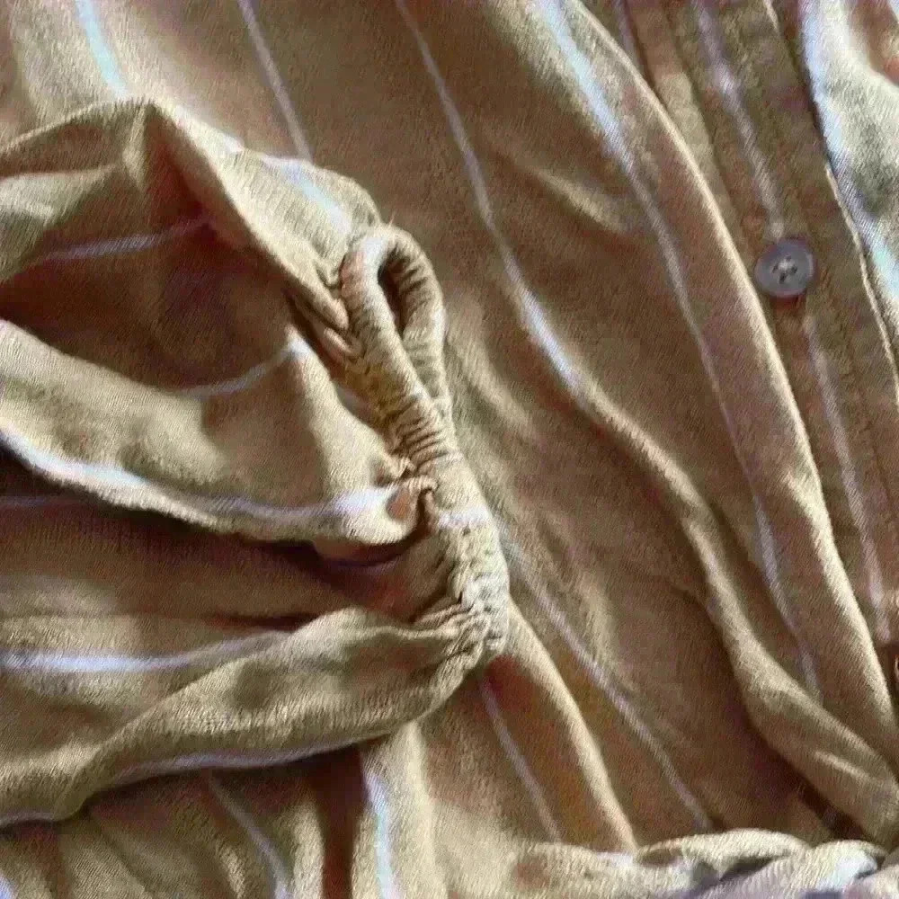 American Eagle button-down blouse extra small - Picture 4 of 10